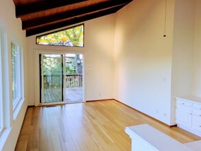 85 Woodside Dr in San Anselmo, CA - Foto de edificio - Building Photo