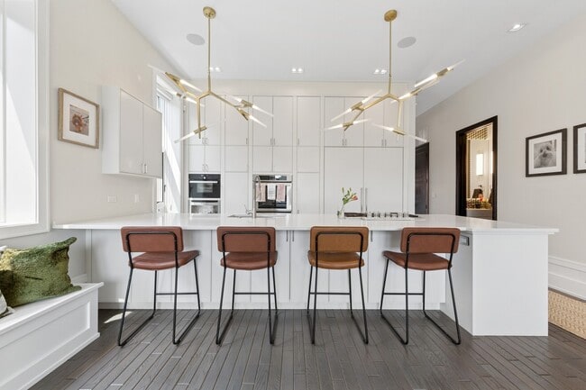 2756 N Magnolia Ave in Chicago, IL - Building Photo - Building Photo