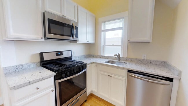 17 Dow St in Somerville, MA - Foto de edificio - Building Photo