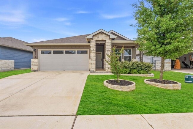 2807 Rustic Hills Dr