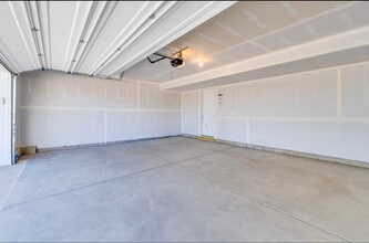 202 Neubauer Circle in Lindenhurst, IL - Building Photo - Building Photo