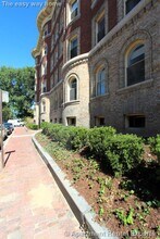 16 Ware St, Unit 42 in Cambridge, MA - Foto de edificio - Building Photo