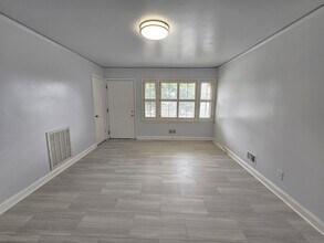 3 Bristol Dr in Taylors, SC - Building Photo - Building Photo