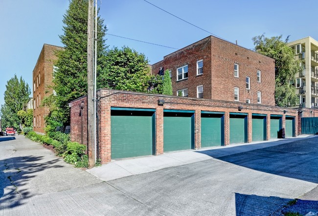 Chelan Apartments in Seattle, WA - Building Photo - Building Photo