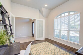 13520 Mason Canyon Ln in Pearland, TX - Foto de edificio - Building Photo