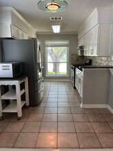 4900 Wind River Rd in Austin, TX - Foto de edificio - Building Photo