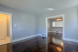 7600 Doyle St in Detroit, MI - Foto de edificio - Building Photo