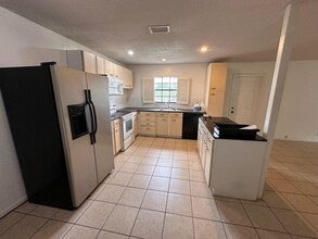 12757 Westhampton Cir in Wellington, FL - Building Photo - Building Photo