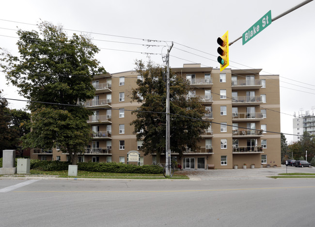 Mississauga Court in Barrie, ON - Building Photo - Building Photo