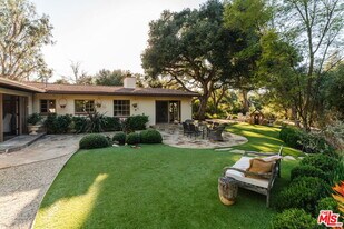 20521 Cheney Dr in Topanga, CA - Building Photo