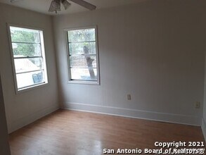 116 W Young in San Antonio, TX - Building Photo - Building Photo
