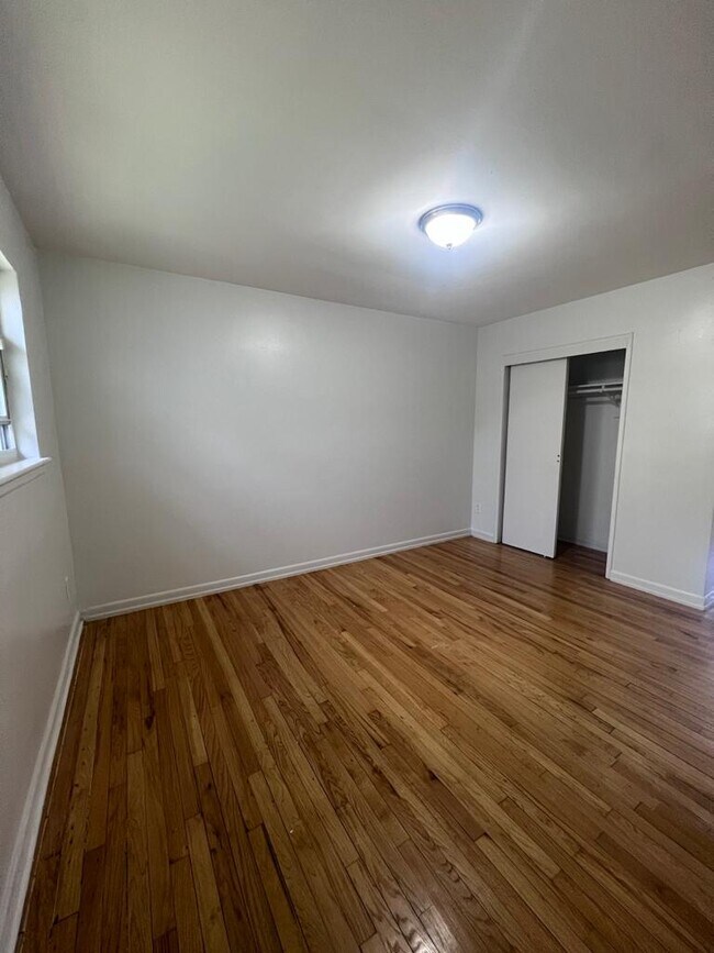 418 Stuyvesant Ave photo'