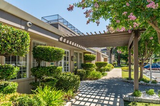 Hastings Ranch in Carmichael, CA - Foto de edificio - Building Photo