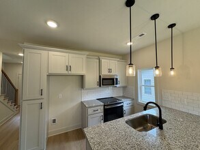 1008 Halsey Ave NE in Huntsville, AL - Building Photo - Building Photo