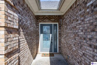 425 Cabernet Dr in Vine Grove, KY - Building Photo - Building Photo