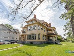 2160 Glenwood in Toledo, OH - Building Photo - Building Photo