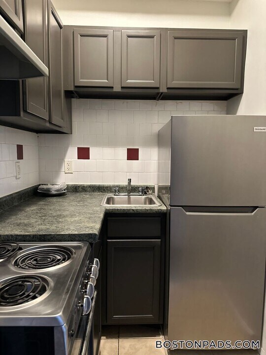 50 Franklin St in Worcester, MA - Building Photo