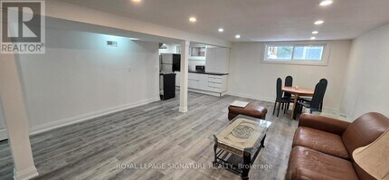 383 Fernleigh Cir N in Richmond Hill, ON - Building Photo - Building Photo