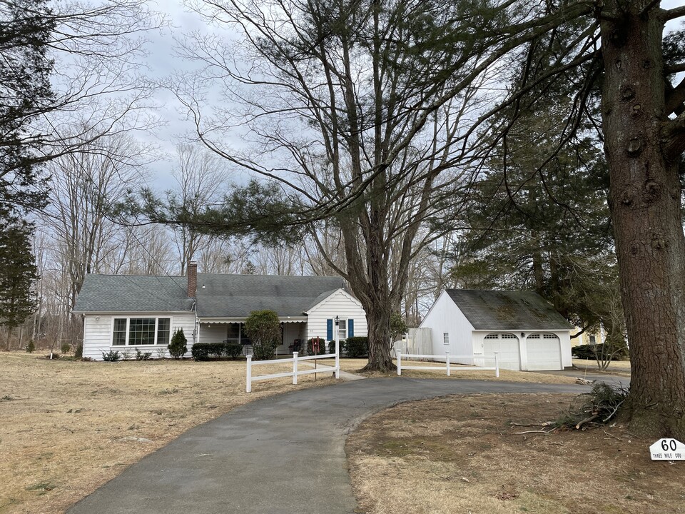 60 3 Mile Course in Guilford, CT - Building Photo