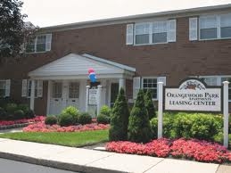 Orangewood Apartments in Levittown, PA - Foto de edificio