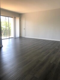 1017 N Spaulding Ave #8 in West Hollywood, CA - Foto de edificio - Interior Photo