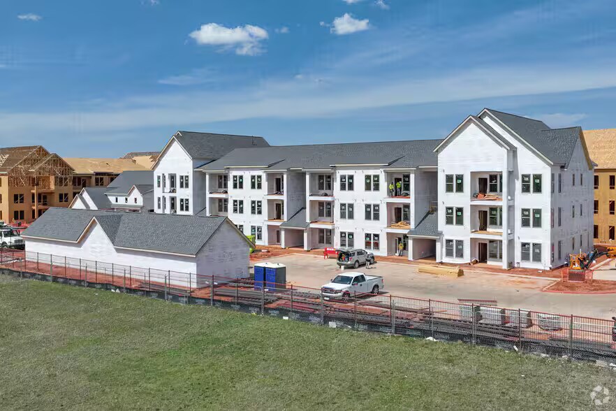 Kelly Hollow in Edmond, OK - Foto de edificio