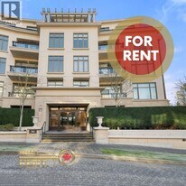 568 Waters Edge Crescent in West Vancouver, BC - Building Photo