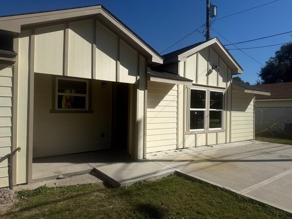 702 Majorca Dr in Houston, TX - Building Photo