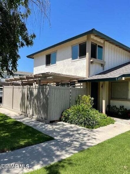 1713 E Avenida De Las Flores in Thousand Oaks, CA - Building Photo - Building Photo