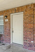 3313 E FM 813-Unit -C in Palmer, TX - Foto de edificio - Building Photo
