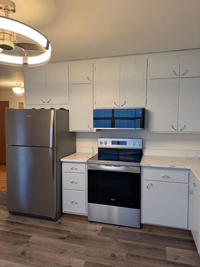 610 Linden St W in Stillwater, MN - Foto de edificio - Building Photo