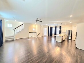 9610 Knights Station Dr in Houston, TX - Building Photo - Building Photo