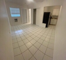 5930 Pierce St in Hollywood, FL - Building Photo