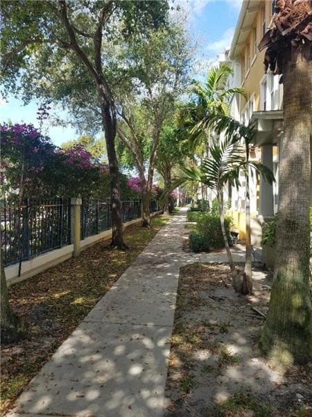430 Amador Ln-Unit -6 in West Palm Beach, FL - Building Photo