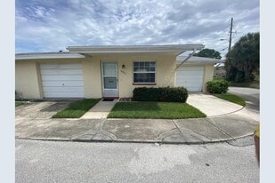 4951 Elkner St, Unit 4951 in New Port Richey, FL - Building Photo