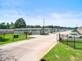 2825 Primera Rd in Tyler, TX - Building Photo