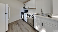 2709 S 256th Pl, Unit B in Kent, WA - Foto de edificio - Building Photo