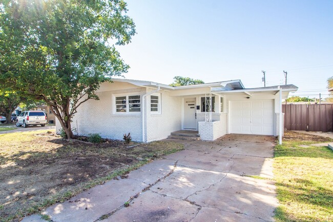 property at 1711 43rd St