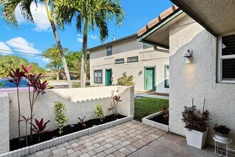 4119 Coral Springs Dr in Coral Springs, FL - Building Photo - Building Photo