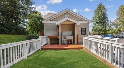 Walker's Crossing in Knoxville, TN - Building Photo - Building Photo