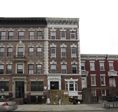 241 Bainbridge St in Brooklyn, NY - Building Photo - Building Photo