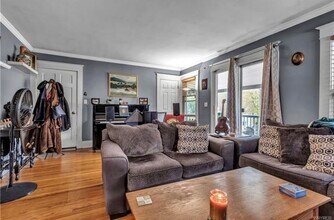 558 Linden Ave, Unit 2 in Buffalo, NY - Building Photo - Building Photo