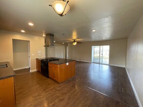 3716 Fielding Cir in Sacramento, CA - Building Photo - Building Photo