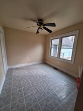 1550 Gallagher St in Louisville, KY - Foto de edificio - Building Photo