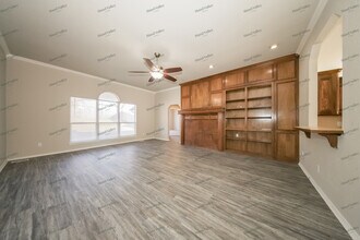 818 Hunters Run in Midwest City, OK - Building Photo - Building Photo