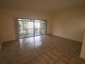 301 N Pine Island Rd, Unit 260 in Plantation, FL - Building Photo - Building Photo