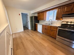 2450 Foxon Rd in North Branford, CT - Building Photo - Building Photo