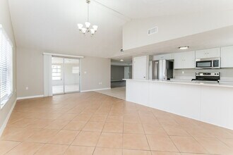 7043 Fireside Dr in Port Richey, FL - Building Photo - Building Photo