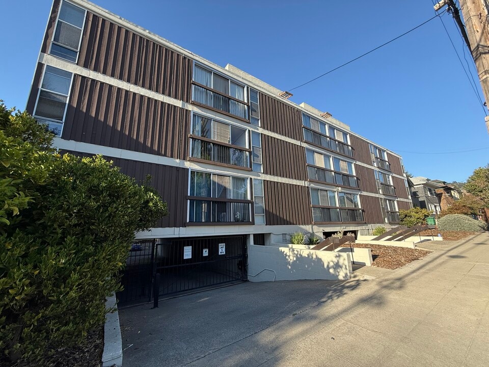 2211 Carleton St in Berkeley, CA - Foto de edificio