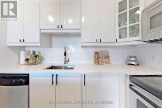 1103-1103 Leslie St in Toronto, ON - Building Photo - Building Photo